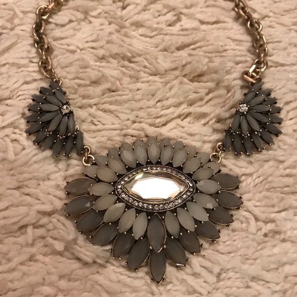 NWT Ann Taylor Loft Statement Necklace - Picture 4 of 6